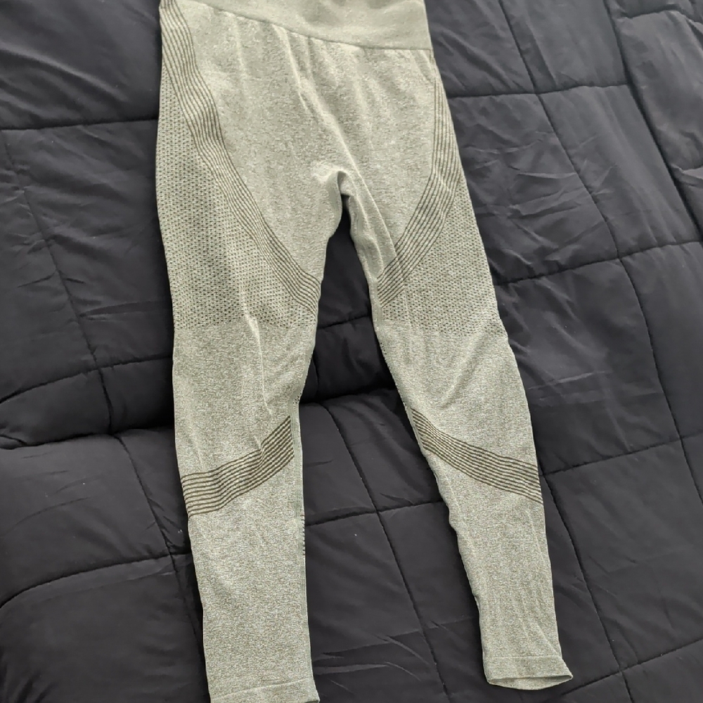 Shein Green Seamless Scrunch Butt Leggings Size L
